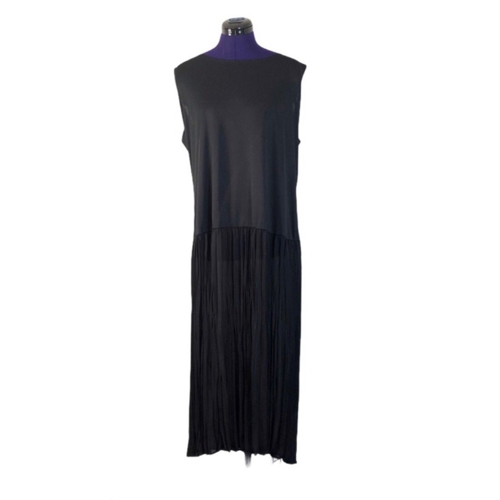 Black Sheer Pleated Short Sleeve Maxi Dress